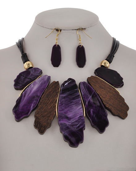 Leafs Necklace and Earrings Set